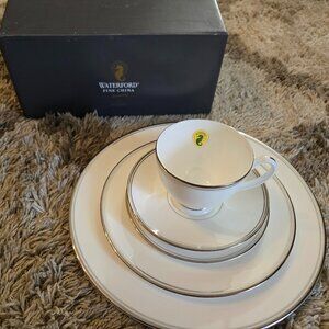 New Waterford Kilbarry Platinum - 5 Piece Place Setting